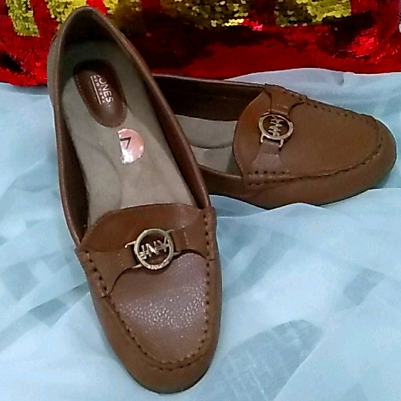 Ladies shoes - Picture 1 of 4